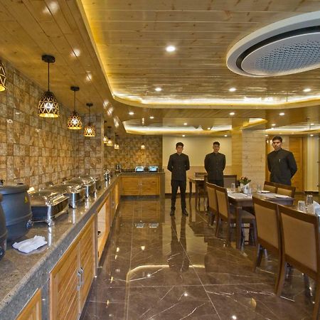 The Holiday Villa Resorts & Spa Manāli Kültér fotó